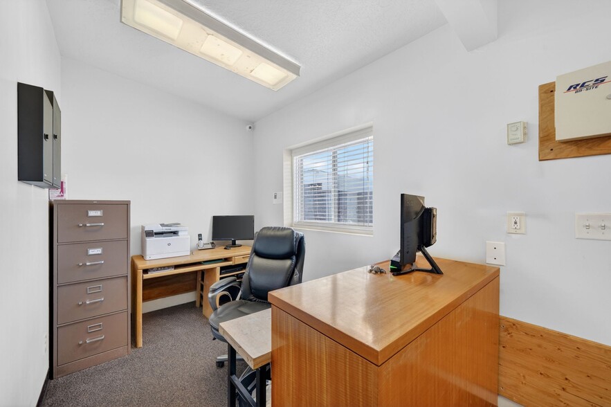 More Photos Of 3272 Stephens Ave, Ogden Self Storage For Sale