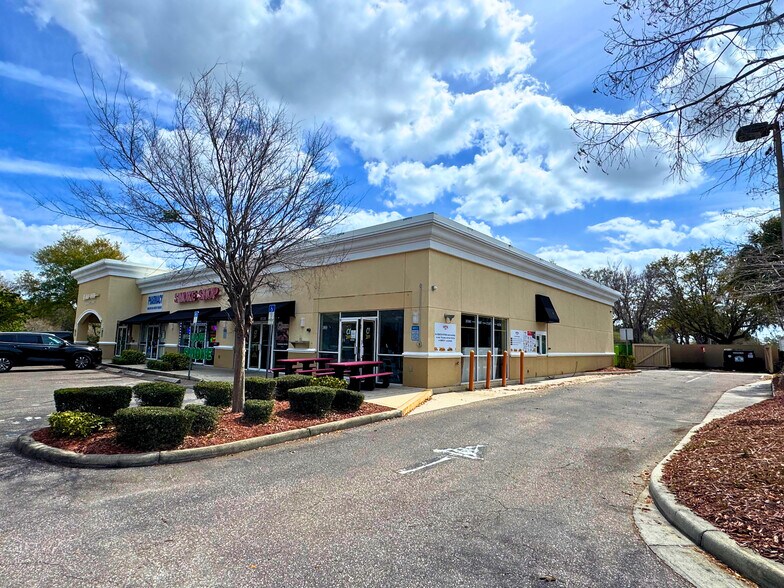 More Photos Of 8528-8536 Ridge Rd, New Port Richey Unknown For Lease