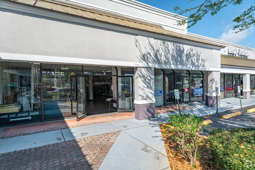 More Photos Of 2 S University Dr, Plantation Office For Lease