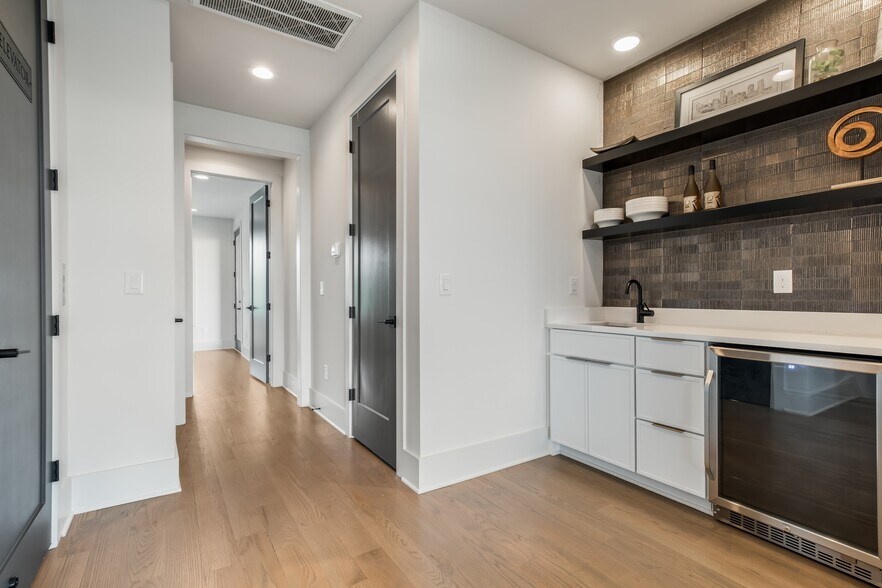 More Photos Of 2118 C-D Cliff dr, Nashville Apartments For Sale