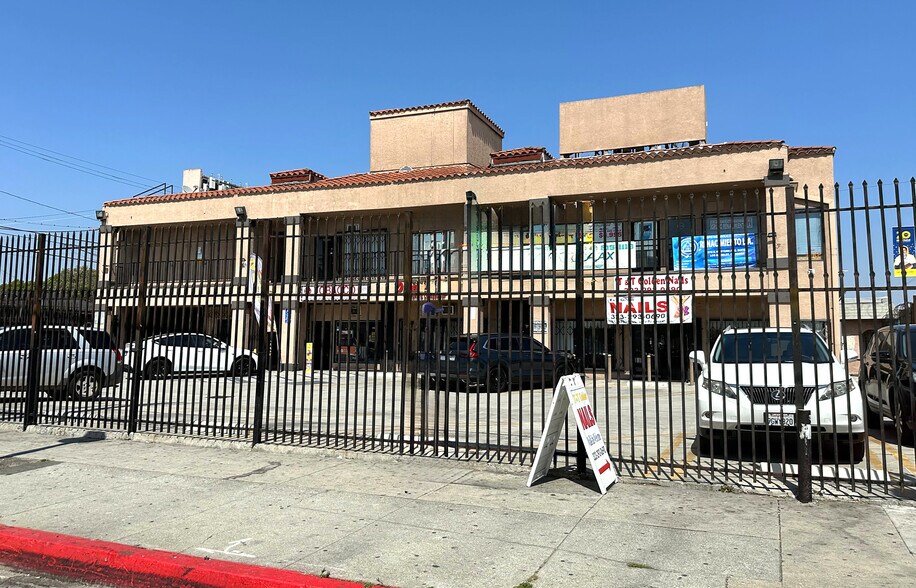 More Photos Of 4376 S Western Ave, Los Angeles Storefront Retail Office For Sale