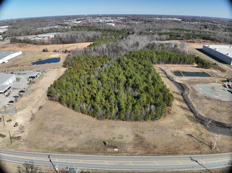 More Photos Of Whites Kennel Road, Burlington Land For Lease