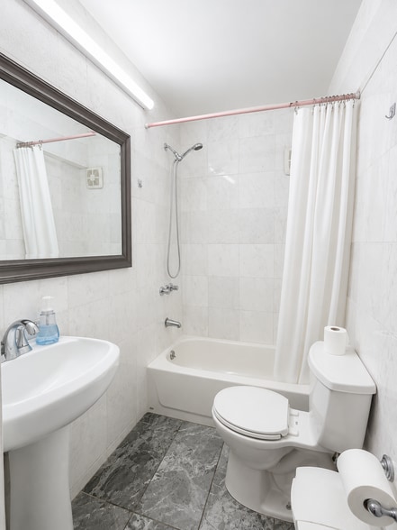 More Photos Of 12215 25th Rd, Flushing Specialty For Sale