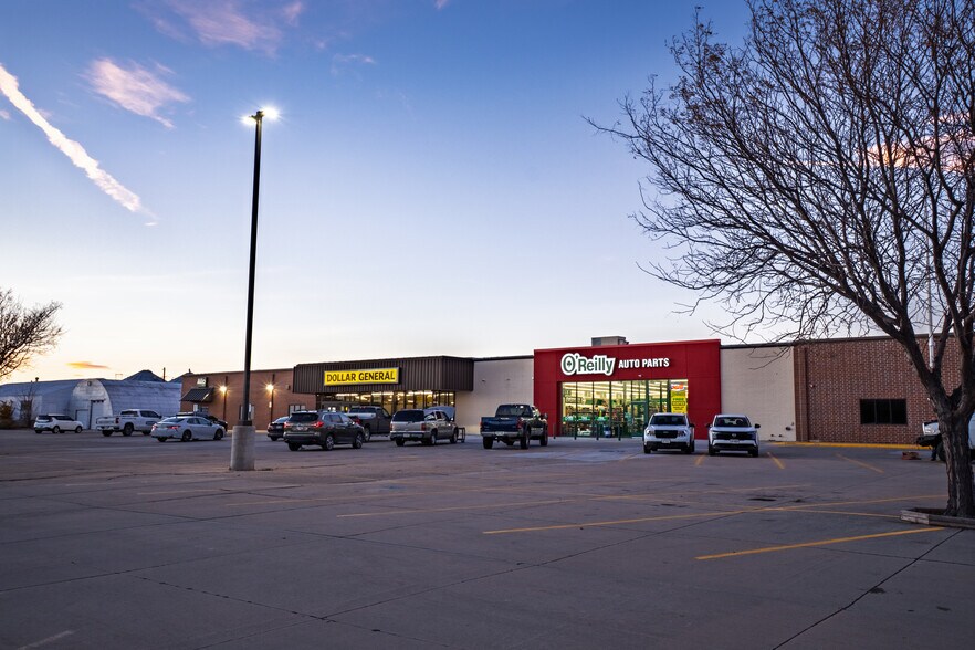 Primary Photo Of 638 Illinois St, Sidney General Retail For Lease