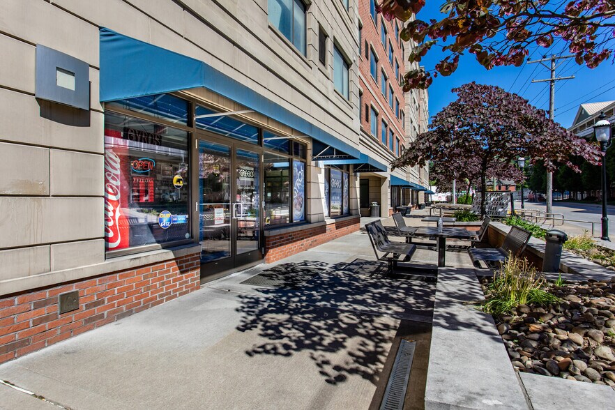 More Photos Of 333 Beechurst Ave, Morgantown Storefront Retail Residential For Lease