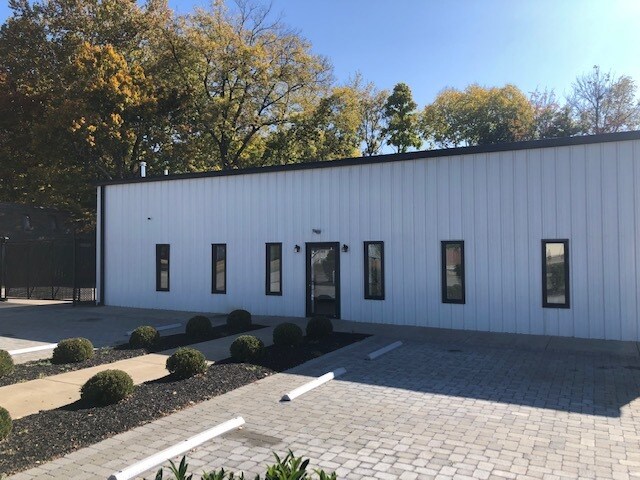More Photos Of 4141 Bardstown Rd, Louisville Warehouse For Lease
