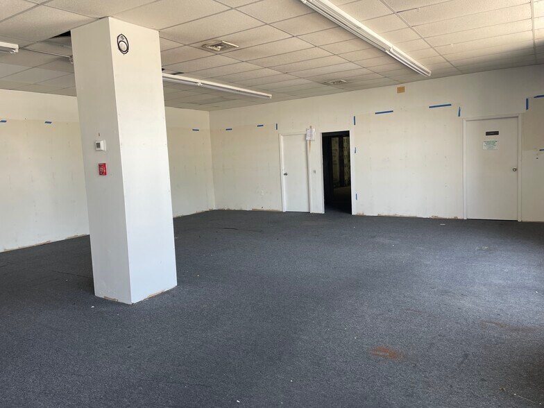 More Photos Of 444-452 Middle Country Rd, Selden Freestanding For Lease