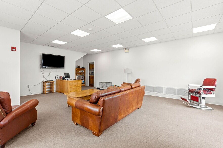 More Photos Of 112 Liberty St, Danvers Marina For Sale