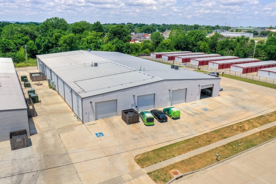 Primary Photo Of 1158 N Birch Ave, Broken Arrow Flex For Lease