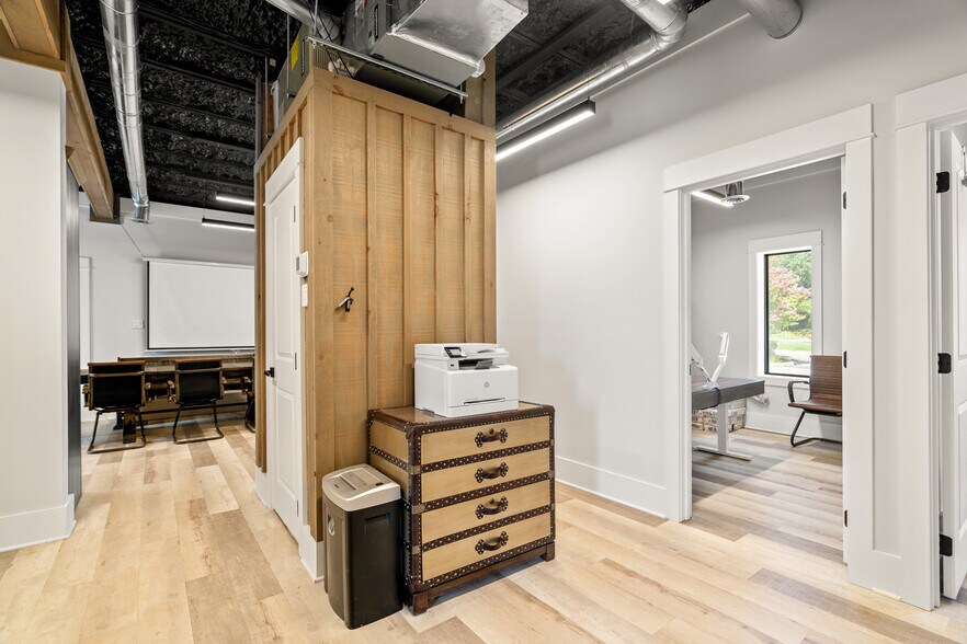 More Photos Of 6908 Office Park Cir, Knoxville Medical For Sale