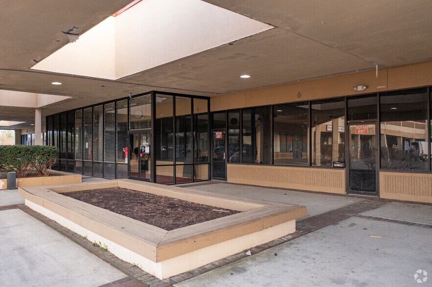 More Photos Of 11974 Lebanon Rd, Cincinnati Unknown For Lease