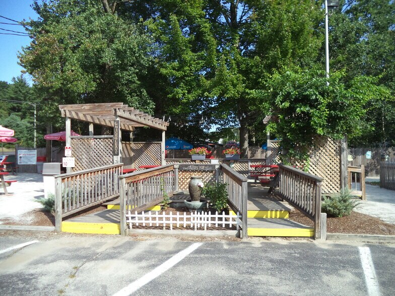 More Photos Of 1391 Hooksett Rd, Hooksett Restaurant For Sale