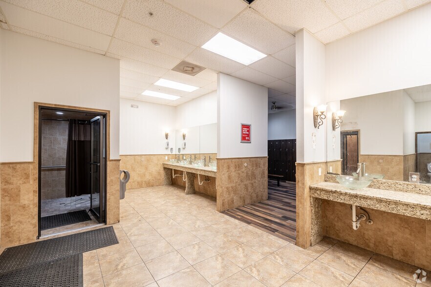 More Photos Of 1141 Pine Island Rd SW, Cape Coral Freestanding For Sale