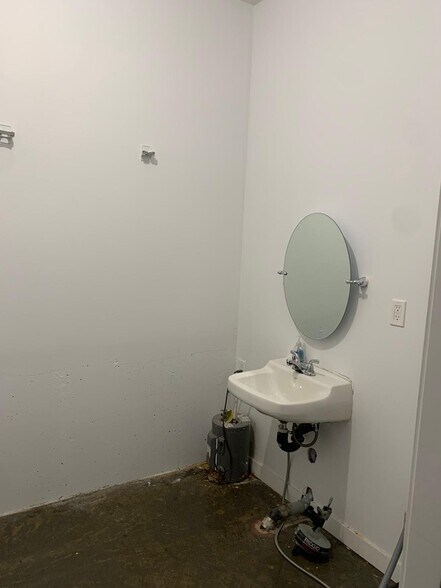 More Photos Of 138 E Hastings St, Vancouver Apartments For Lease