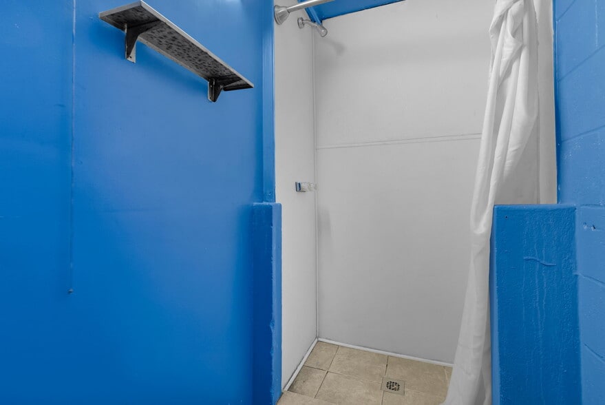 More Photos Of 904 N Main St, Anderson Auto Repair For Sale