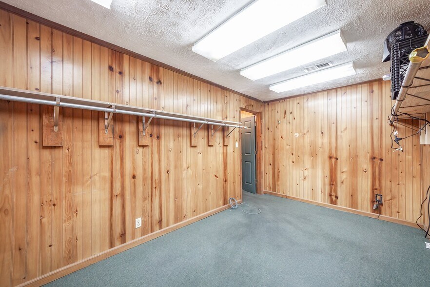 More Photos Of 144-145 Rosedale St, Jackson Warehouse For Sale