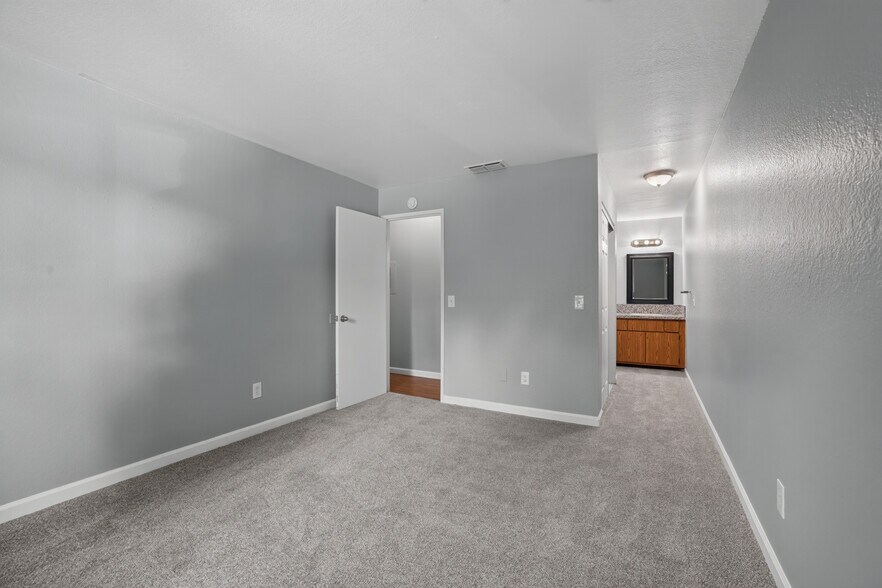 More Photos Of 7856 Old Auburn Rd, Citrus Heights Apartments For Sale