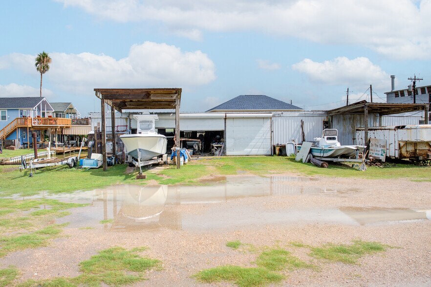 More Photos Of 205 Marine Way, Freeport Self Storage For Sale