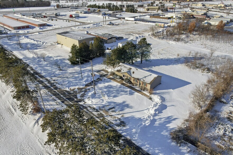 More Photos Of 5500 Prairie Dr, Plover Flex For Sale