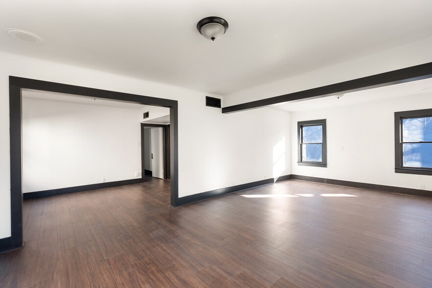 More Photos Of 1825 Baker St, Bakersfield Specialty For Sale