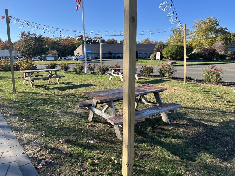 More Photos Of 16 Business Park Dr, Branford Warehouse For Lease