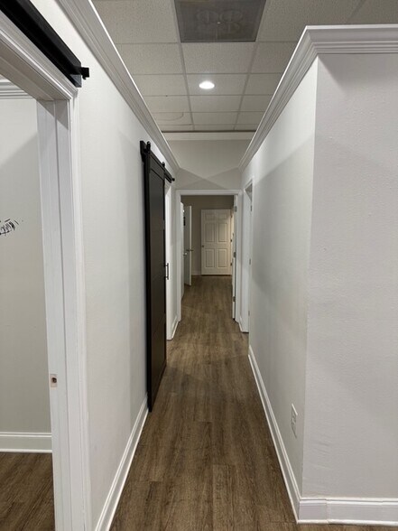 More Photos Of 8525-8549 Gunn Hwy, Odessa Unknown For Lease