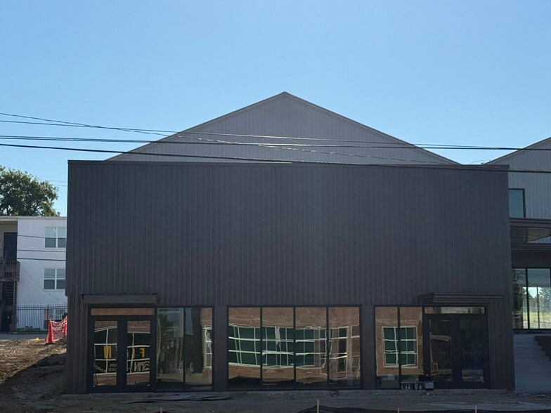 More Photos Of 1319 S Peoria Ave, Tulsa General Retail For Lease