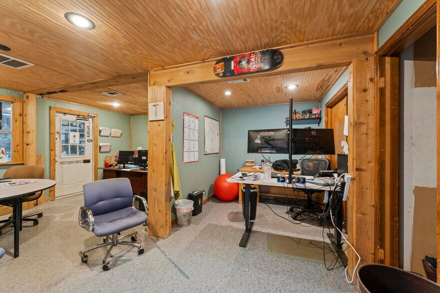 More Photos Of 900 McPhaul, Austin Warehouse For Sale