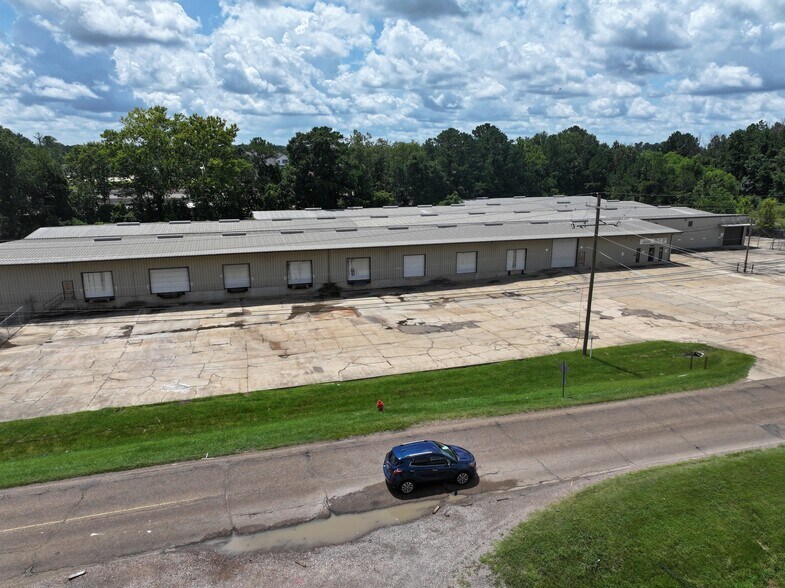More Photos Of 5650 Terry Rd, Byram Industrial For Lease