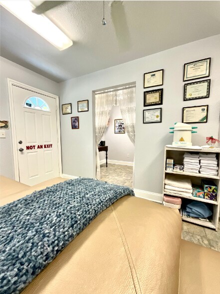 More Photos Of 5617 Watauga Rd, Watauga Storefront Retail Office For Sale