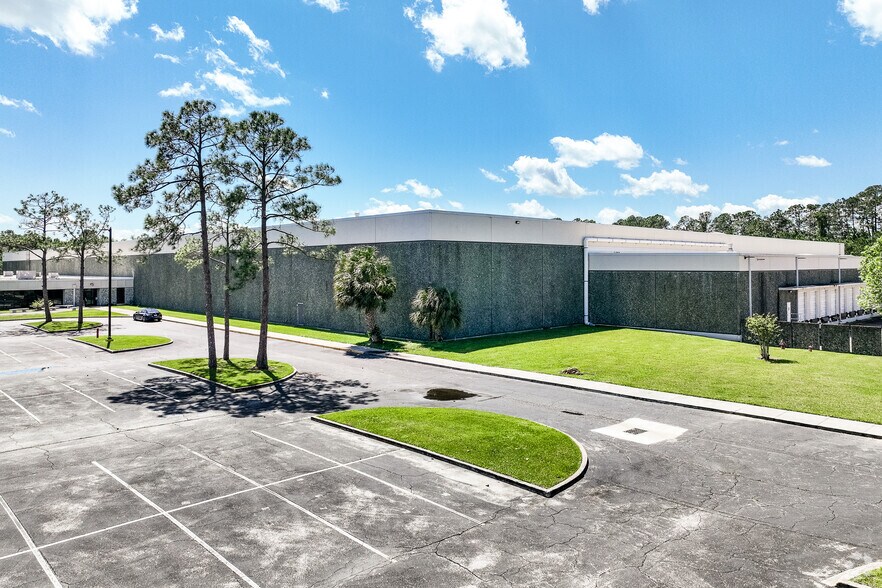 Primary Photo Of 600 Wells Rd, Orange Park Distribution For Sale