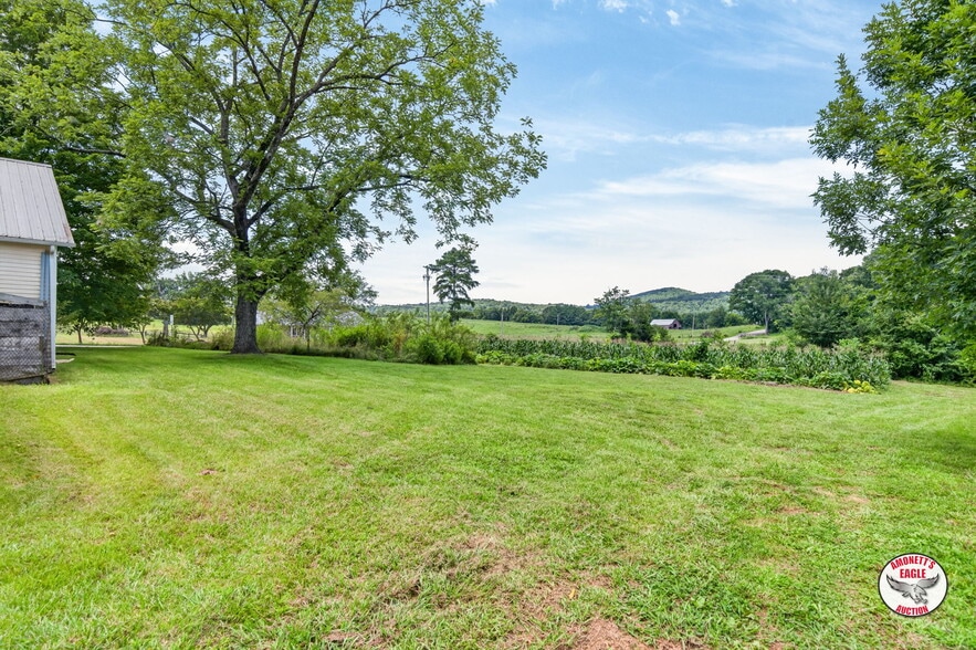 More Photos Of 2969 Moodyville Rd, Byrdstown General Retail For Sale