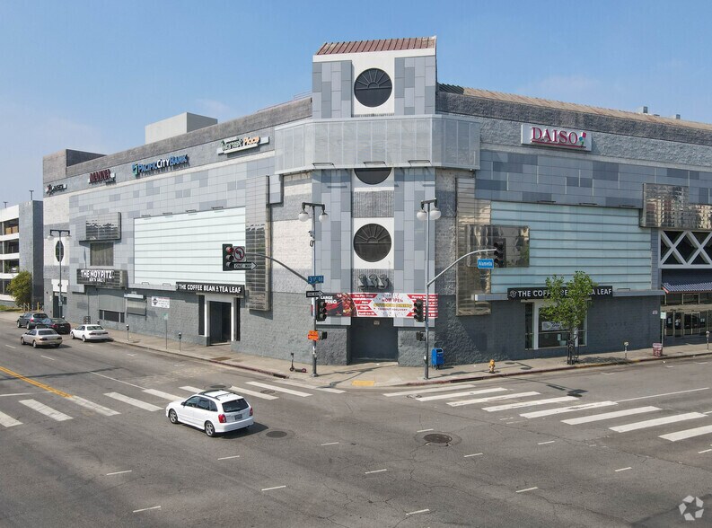More Photos Of 333 S Alameda St, Los Angeles General Retail For Lease
