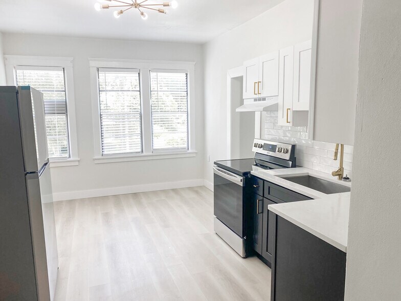 More Photos Of 244 E Graves Ave, Orange City Apartments For Lease