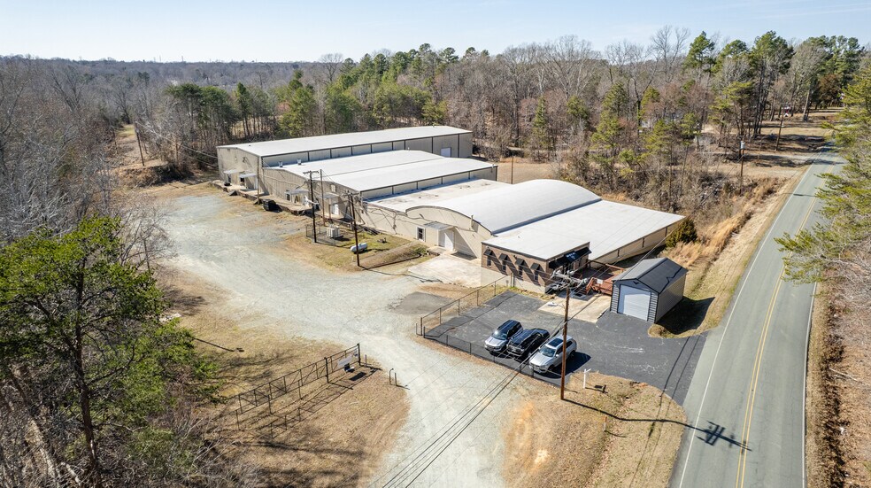 More Photos Of 1941 Haw River Hopedale Rd, Burlington Warehouse For Lease