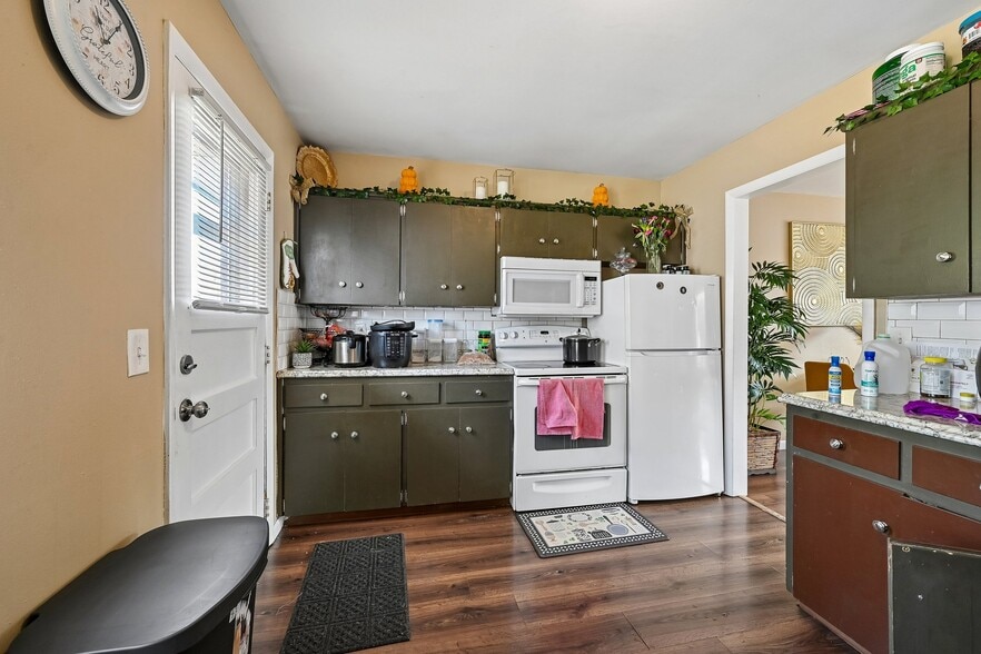 More Photos Of 5250 E Warren Ave, Denver Apartments For Sale