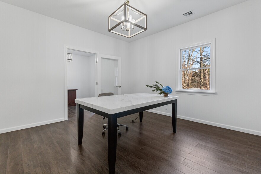 More Photos Of 593 Ramapo Valley Rd, Oakland Medical For Lease