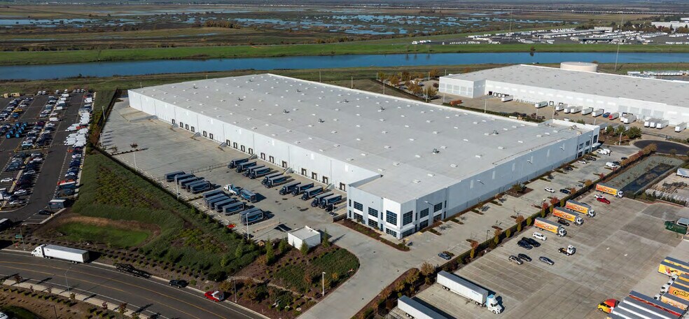 More Photos Of 3685 Massie Ct, West Sacramento Distribution For Lease