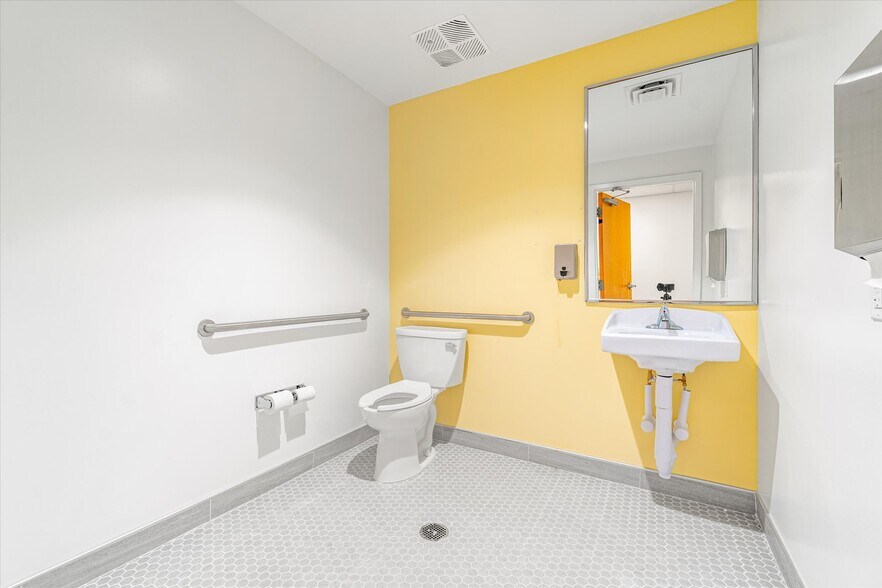More Photos Of 481 Shores Blvd, Saint Augustine Medical For Sale
