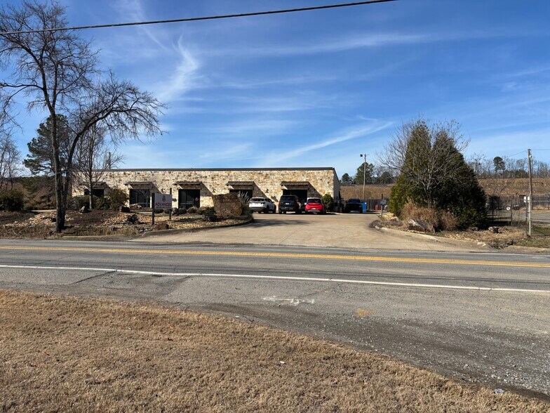 More Photos Of 7000 Crystal Hill Rd, North Little Rock Office For Sale