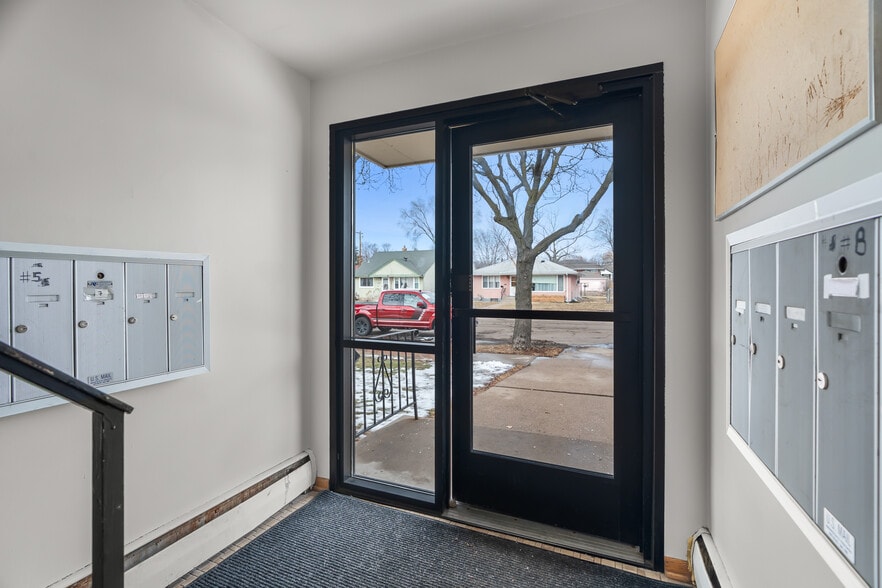 More Photos Of 1010 Lafond Ave, Saint Paul Apartments For Sale