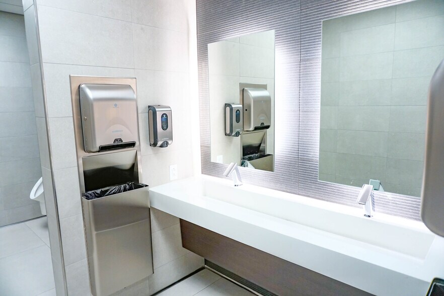 More Photos Of 165 S Rock Island St, Wichita Office For Lease