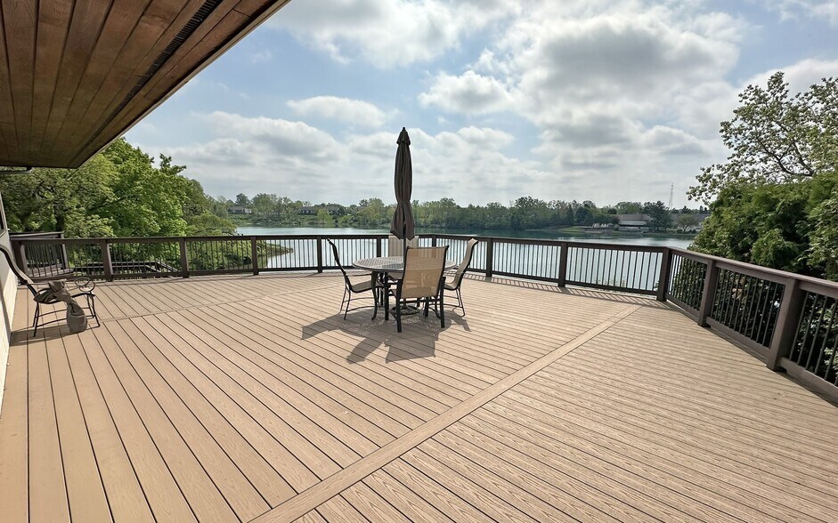 More Photos Of 650 Griswold St, Northville Medical For Lease