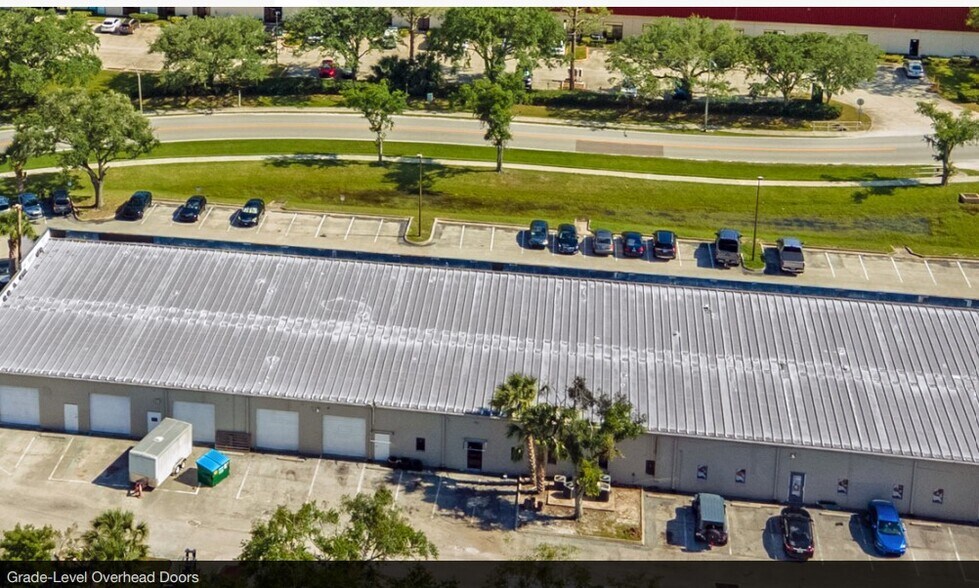 More Photos Of 976 Florida Central Pky, Longwood Light Distribution For Lease