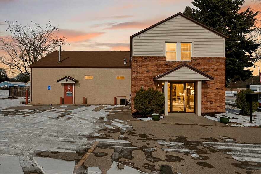 More Photos Of 36050 Goddard Rd, Romulus Auto Repair For Sale