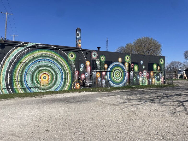 More Photos Of 2211 S Saginaw St, Flint Freestanding For Lease