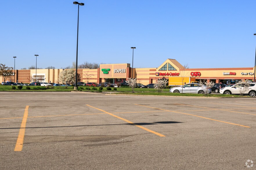 More Photos Of 16755-16787 Clover Rd, Noblesville Storefront For Lease