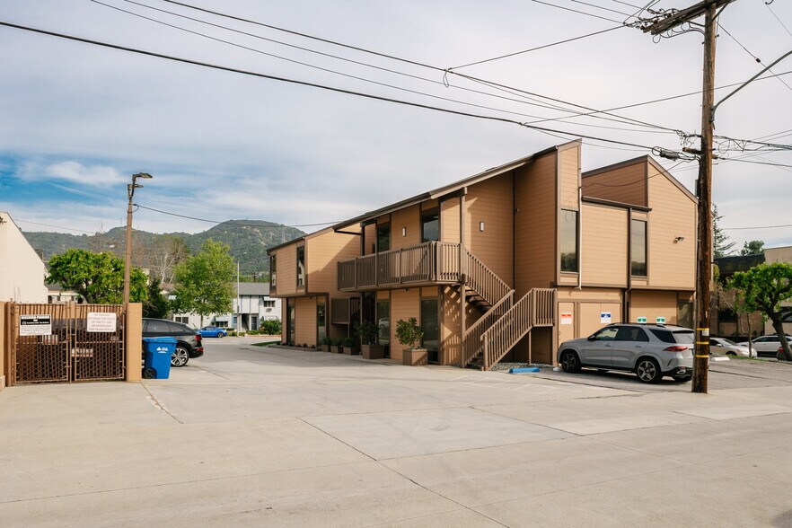 More Photos Of 2505 Canada Blvd, Glendale Office For Lease