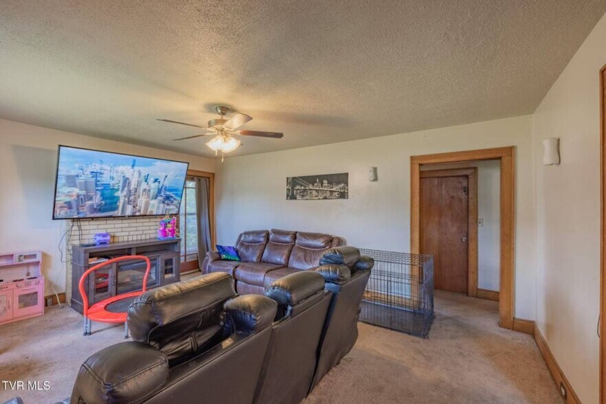 More Photos Of 100 Salvage Ln, Johnson City Apartments For Sale