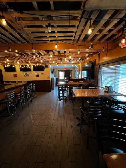 More Photos Of 910 Union Ave, Union Beach Restaurant For Sale